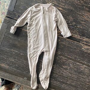 Kyte BABY Soft Gray Kids One Piece Footie